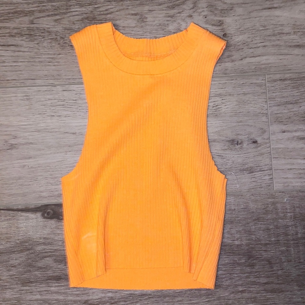 Aerie cropped orange top.